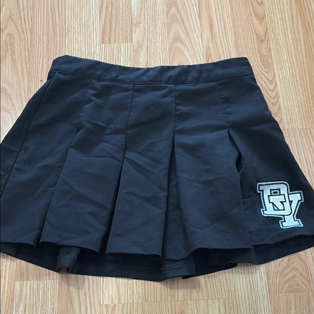 H&M Black Pleated Skirt